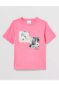 BURBERRY CHILDREN - Różowa koszulka z nadrukiem 4-14 lat. Kolor: fioletowy, różowy, wielokolorowy. Materiał: bawełna. Wzór: nadruk. Sezon: lato