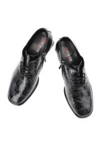 Szare Półbuty Artiker Stylowe Obuwie Damskie Na Obcasie. Okazja: na co dzień. Kolor: szary. Materiał: lakier. Szerokość cholewki: normalna. Wzór: kolorowy, aplikacja. Obcas: na obcasie. Styl: elegancki. Wysokość obcasa: średni #7