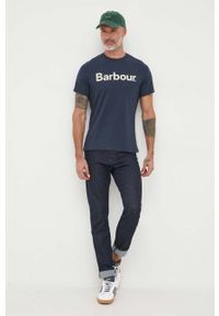 Barbour t-shirt bawełniany kolor granatowy z nadrukiem. Kolor: niebieski. Materiał: bawełna. Wzór: nadruk. Styl: klasyczny #5