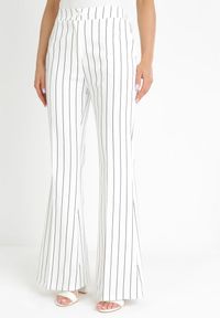 Born2be - Białe Spodnie Dzwony w Paski Hippiala. Okazja: na randkę, na co dzień. Kolor: biały. Wzór: paski. Styl: casual, elegancki #5