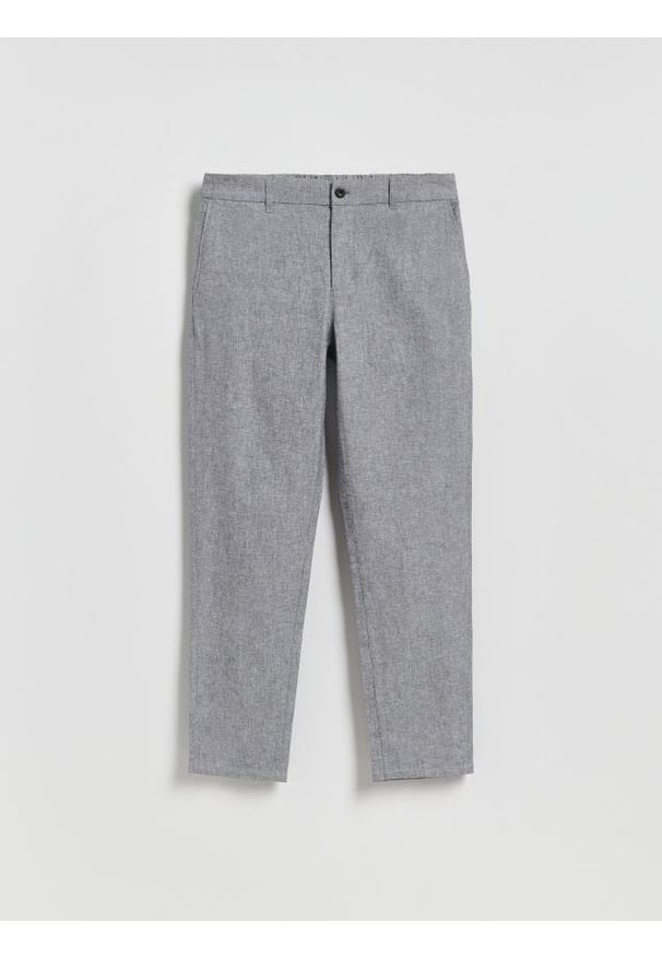 Reserved - Spodnie chino slim z lnem - granatowy. Kolor: niebieski. Materiał: len