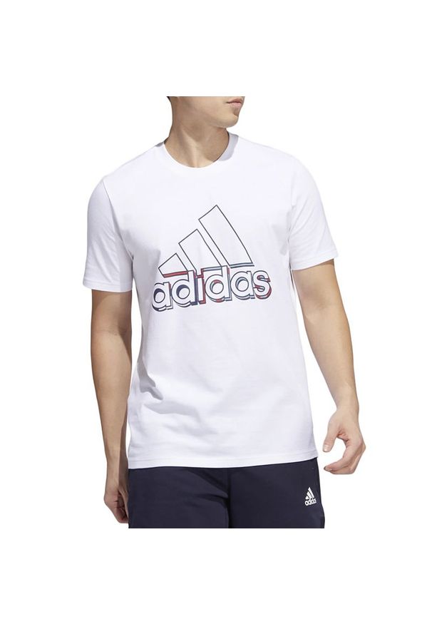 Adidas - Koszulka adidas Dynamic Sport Graphic HK9160 - biała. Kolor: biały. Materiał: prążkowany, bawełna. Długość rękawa: krótki rękaw. Długość: krótkie