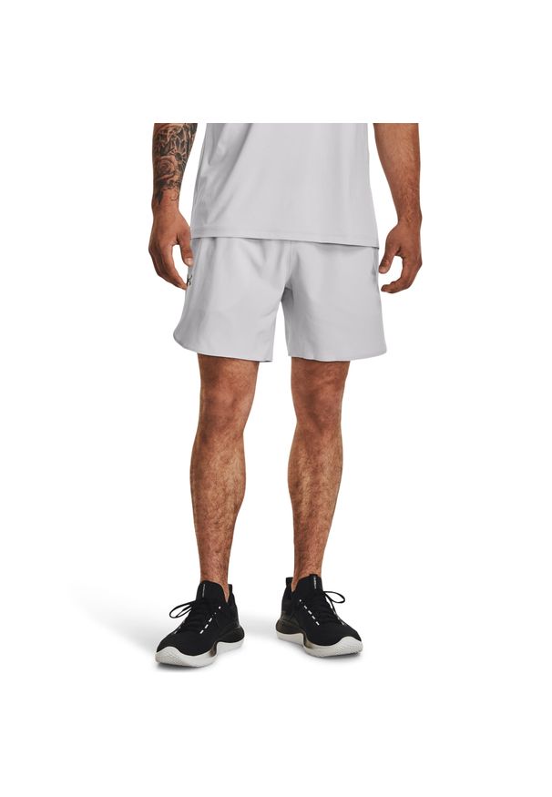 Szorty Under Armour Peak Woven. Kolor: szary, wielokolorowy, czarny. Sport: fitness