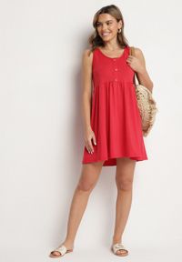 Born2be - Czerwona Sukienka o Rozkloszowanym Kroju na Szerokich Ramiączkach z Guzikami Jenovira. Okazja: na co dzień. Kolor: czerwony. Długość rękawa: na ramiączkach. Styl: casual #4