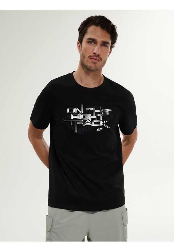 4f - 4F T-shirt regular z nadrukiem męski - czarny XXL. Okazja: na co dzień. Kolor: czarny. Materiał: jeans, dresówka, bawełna, dzianina. Wzór: nadruk. Styl: casual, klasyczny