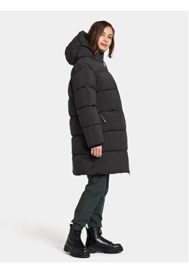Didriksons Parka Nomi Wns Parka 3 504832 Czarny Regular Fit. Kolor: czarny. Materiał: syntetyk