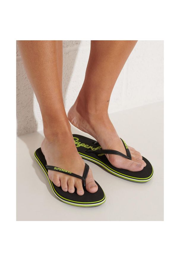 Klapki damskie Superdry Neon Rainbow Sleek japonki. Okazja: na plażę. Kolor: żółty, czarny, wielokolorowy. Styl: sportowy
