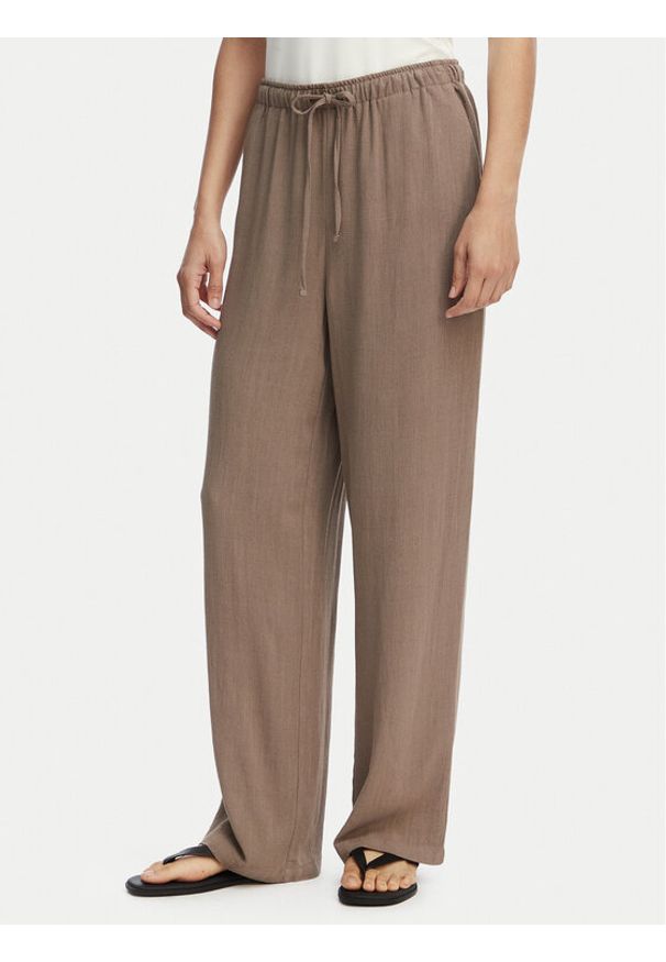 only - ONLY Spodnie materiałowe Siesta 15322263 Brązowy Regular Fit. Kolor: brązowy. Materiał: wiskoza