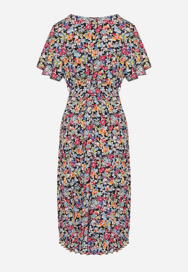 Born2be - Czarna Rozkloszowana Sukienka w Kwiaty z Kopertowym Dekoltem Plisowana Lanasira. Kolor: czarny. Wzór: kwiaty. Typ sukienki: kopertowe