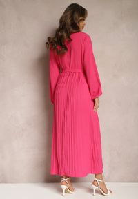 Renee - Różowa Rozkloszowana Sukienka Maxi Plisowana Wiązana w Pasie Terilla. Kolor: różowy. Materiał: materiał. Typ sukienki: koszulowe. Długość: maxi #2