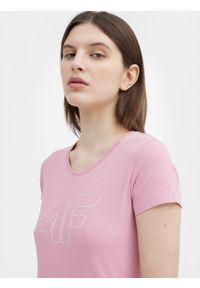 4f - T-shirt regular z nadrukiem damski. Kolor: różowy. Materiał: bawełna, elastan. Wzór: nadruk #1