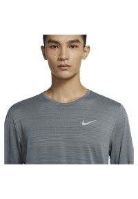 Koszulka męska do biegania Nike Dri-FIT Miler CU5989. Materiał: materiał, poliester, tkanina. Długość rękawa: długi rękaw. Technologia: Dri-Fit (Nike). Długość: długie #3