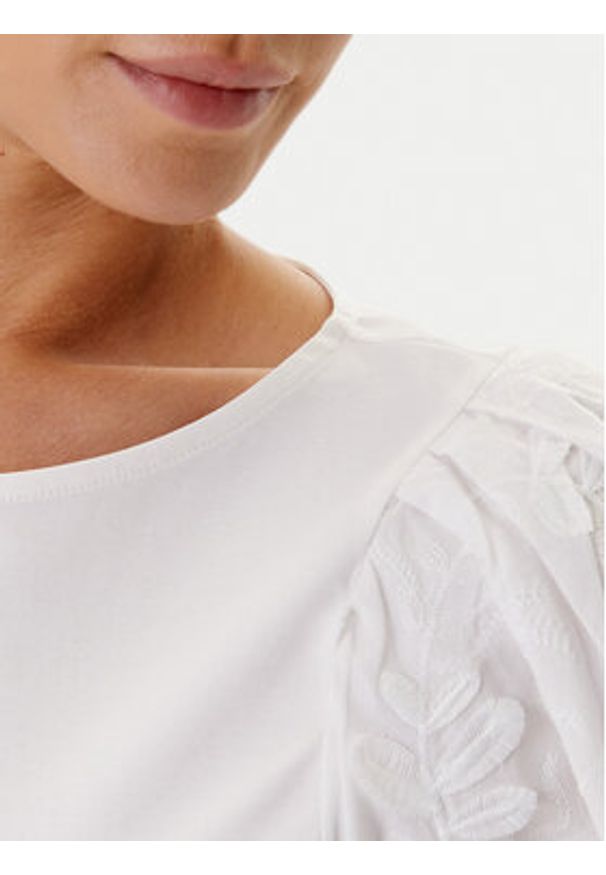 Tatuum Bluzka Kathia T2503.051 Biały Regular Fit. Kolor: biały. Materiał: bawełna