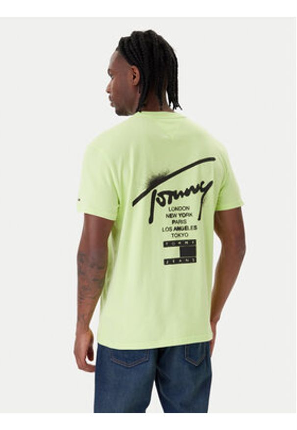Tommy Jeans T-Shirt City Sign DM0DM22553 Zielony Regular Fit. Kolor: zielony. Materiał: bawełna