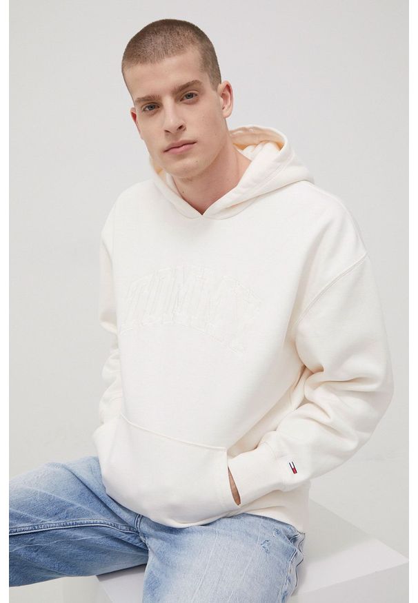 Tommy Jeans bluza męska kolor beżowy z kapturem z aplikacją. Typ kołnierza: kaptur. Kolor: beżowy. Materiał: bawełna. Wzór: aplikacja