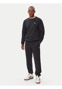 Adidas - adidas Spodnie dresowe Trefoil Essentials KR3463 Czarny Regular Fit. Kolor: czarny. Materiał: bawełna #2