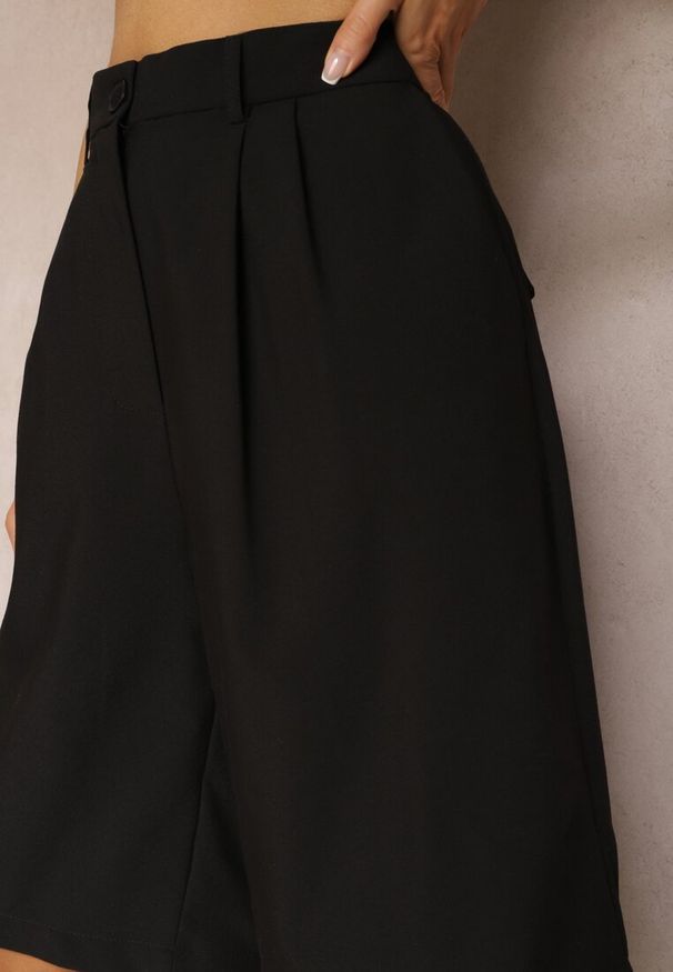 Renee - Czarne Szorty o Garniturowym Kroju High Waist z Dodatkiem Wiskozy Mavvia. Okazja: na co dzień. Stan: podwyższony. Kolor: czarny. Materiał: wiskoza. Sezon: lato. Styl: klasyczny, elegancki, casual