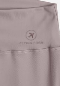 Renee - Jasnoszare Legginsy Basic z Modelującą Wstawką w Pasie Liacan. Okazja: na co dzień. Kolor: szary. Długość: krótkie. Styl: casual #5