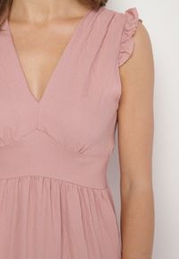 Born2be - Różowa Wiskozowa Sukienka z Falbankami Sadoline. Okazja: na co dzień. Typ kołnierza: kołnierz z falbankami. Kolor: różowy. Materiał: wiskoza. Styl: boho, casual #3