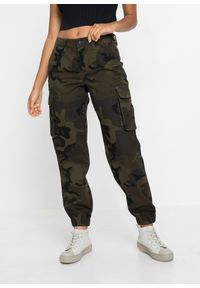 bonprix - Spodnie bojówki z czystej bawełny. Kolor: zielony. Materiał: bawełna. Wzór: moro #1