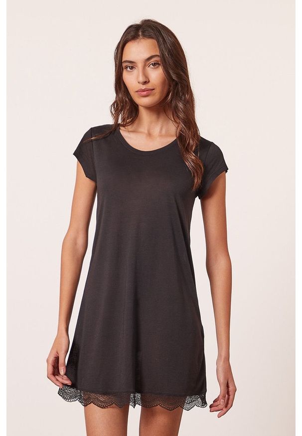Etam koszula nocna WARM DAY - BIG T damska kolor czarny koronkowa. Kolor: czarny. Materiał: koronka. Długość: krótkie