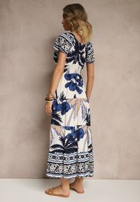 Renee - Granatowa Sukienka Rozkloszowana z Wiskozy w Boho Wzór Elliseira. Okazja: na co dzień, na imprezę. Kolor: niebieski. Materiał: wiskoza. Długość rękawa: krótki rękaw. Sezon: lato. Typ sukienki: proste. Styl: boho #5