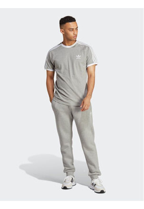 Adidas - adidas T-Shirt Adicolor Classics 3-Stripes T-Shirt IA4848 Szary Slim Fit. Kolor: szary. Materiał: bawełna