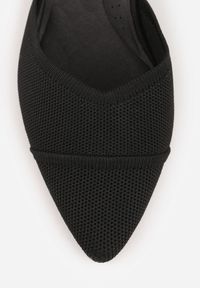 Renee - Czarne Czółenka ze Sportowej Tkaniny VICES na Słupku z Paskiem przy Kostce Loraira. Zapięcie: pasek. Kolor: czarny. Materiał: tkanina. Obcas: na słupku. Styl: sportowy #4