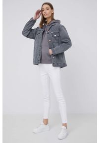Calvin Klein Jeans Bluza bawełniana damska kolor szary z kapturem z nadrukiem. Okazja: na co dzień. Typ kołnierza: kaptur. Kolor: szary. Materiał: bawełna. Długość rękawa: długi rękaw. Długość: długie. Wzór: nadruk. Styl: casual #3