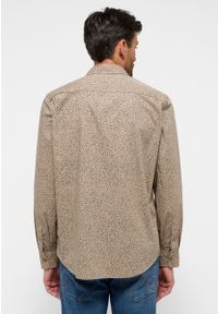 Mustang - Męska Koszula MUSTANG Elmore Allover Print on Beige 1015906 12672. Okazja: na co dzień. Typ kołnierza: kołnierzyk klasyczny. Materiał: bawełna. Długość: długie. Wzór: grochy, nadruk. Styl: klasyczny, casual, elegancki #8