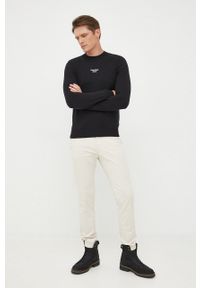 Calvin Klein Jeans sweter J30J320618.9BYY męski kolor czarny lekki. Okazja: na co dzień. Kolor: czarny. Długość rękawa: długi rękaw. Długość: długie. Wzór: aplikacja. Styl: casual #6
