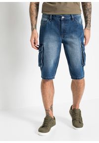bonprix - Długie dżinsowe bermudy bojówki, relaxed fit. Kolor: niebieski. Długość: długie #1
