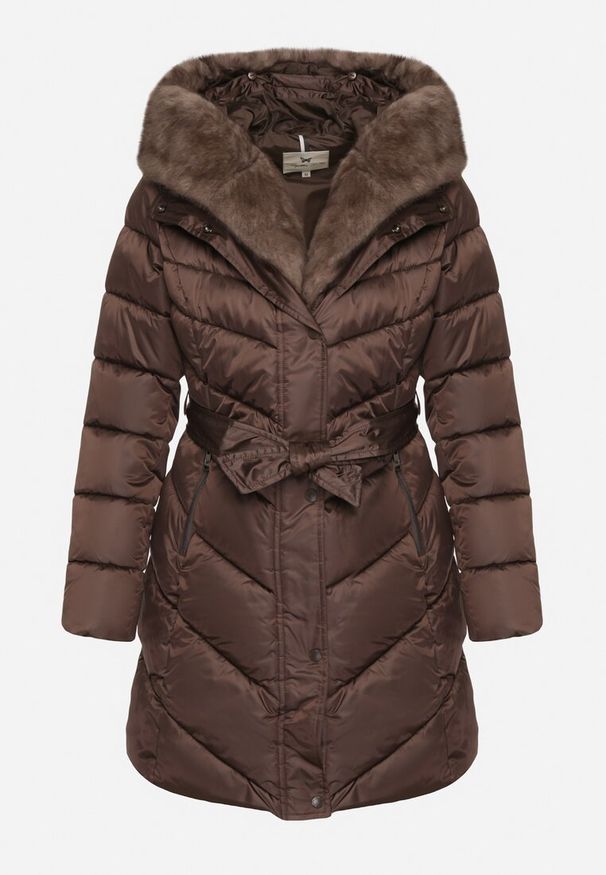 Born2be - Brązowa Pikowana Kurtka z Wiązanym Paskiem i Kapturem z Futerkiem Fenama. Okazja: na spacer, na co dzień. Kolor: brązowy. Materiał: futro. Styl: casual, elegancki