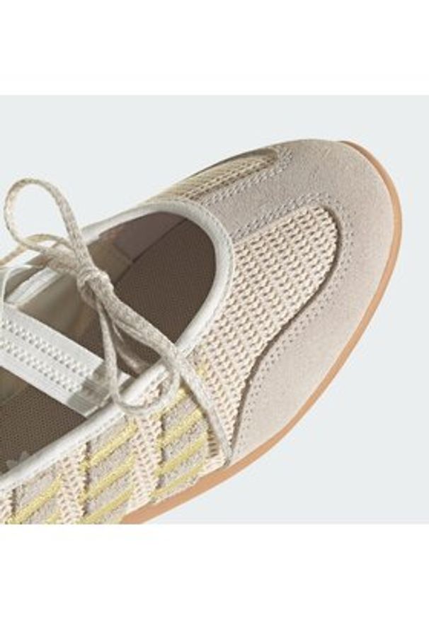 Adidas - adidas Baleriny Barreda Mary Jane KI3380 Beżowy. Kolor: beżowy. Materiał: zamsz, skóra