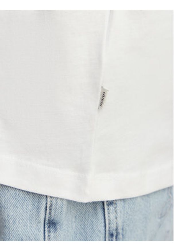 Guess Jeans T-Shirt W6GI45 K8HM0 Biały Regular Fit. Kolor: biały. Materiał: bawełna