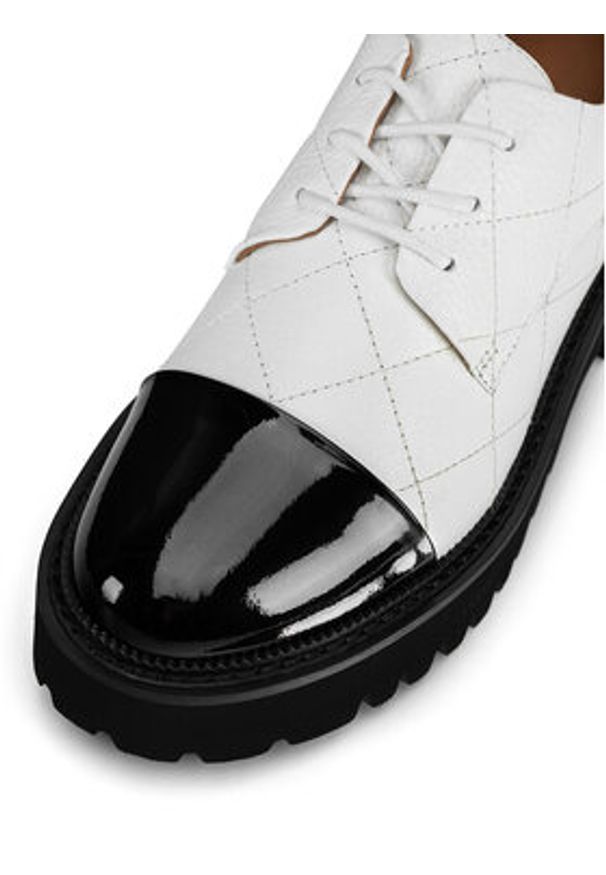 Badura Oxfordy JIAO-V1767-23 Biały. Kolor: biały. Materiał: skóra