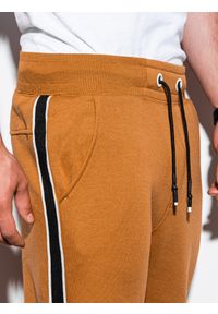 Ombre Clothing - Spodnie męskie dresowe joggery P898 - camel - XL. Materiał: dresówka. Wzór: gładki. Styl: elegancki #4