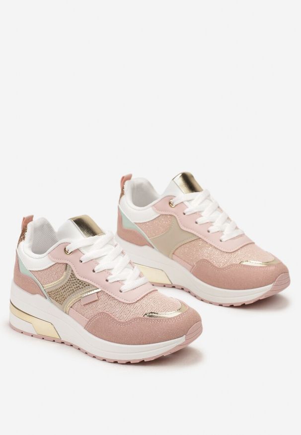 Renee - Różowe Sneakersy z Brokatem Cyrkoniami i Metalicznymi Wstawkami Zephramis. Kolor: różowy. Materiał: dresówka