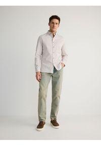 Reserved - Koszula regular fit - beżowy. Kolor: beżowy. Materiał: bawełna, tkanina #1