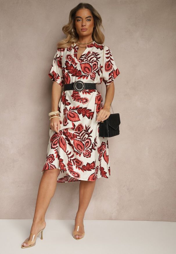 Renee - Bordowa Sukienka z Lnem i Wiskozą w Etniczne Kwiaty o Pudełkowym Kroju Natireia. Okazja: na co dzień. Kolor: czerwony. Materiał: len, wiskoza. Wzór: kwiaty. Styl: casual, elegancki