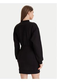 Guess Sukienka codzienna V5YK02 KCX22 Czarny Regular Fit. Okazja: na co dzień. Kolor: czarny. Materiał: syntetyk. Typ sukienki: proste. Styl: casual #4