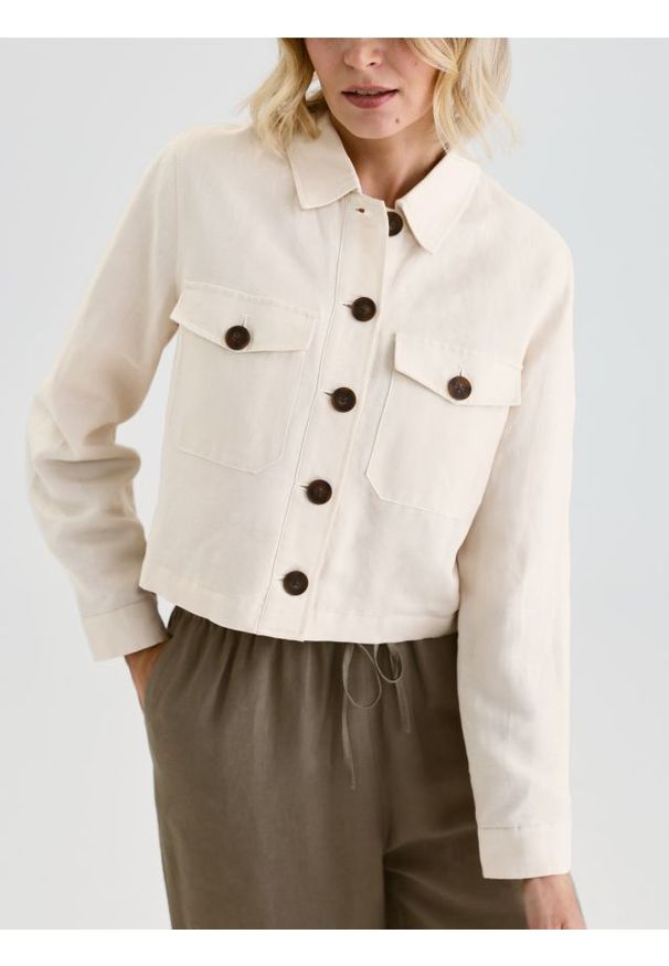 Reserved - Krótka kurtka z lnem - beżowy. Kolor: beżowy. Materiał: len. Długość: krótkie. Wzór: gładki