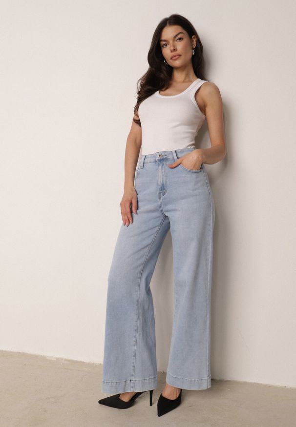 Born2be - Jasnoniebieskie Jeansy z Bawełny o Szerokim Kroju z Wysokim Stanem Senoth. Okazja: na co dzień. Stan: podwyższony. Kolor: niebieski. Styl: klasyczny, casual