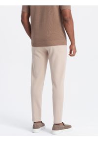 Ombre Clothing - Spodnie męskie CARROT ze strukturalnej dwukolorowej dzianiny - beżowe V2. Okazja: na co dzień. Kolor: beżowy. Materiał: dzianina. Styl: casual, elegancki
