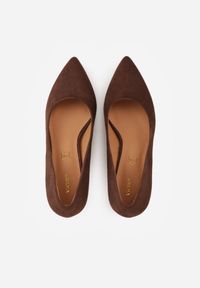 Born2be - Brązowe Szpilki Vices ze Skórzaną Wkładką Cleliae. Okazja: na spotkanie biznesowe. Kolor: brązowy. Materiał: skóra. Obcas: na szpilce. Styl: biznesowy, elegancki, klasyczny. Wysokość obcasa: średni #8
