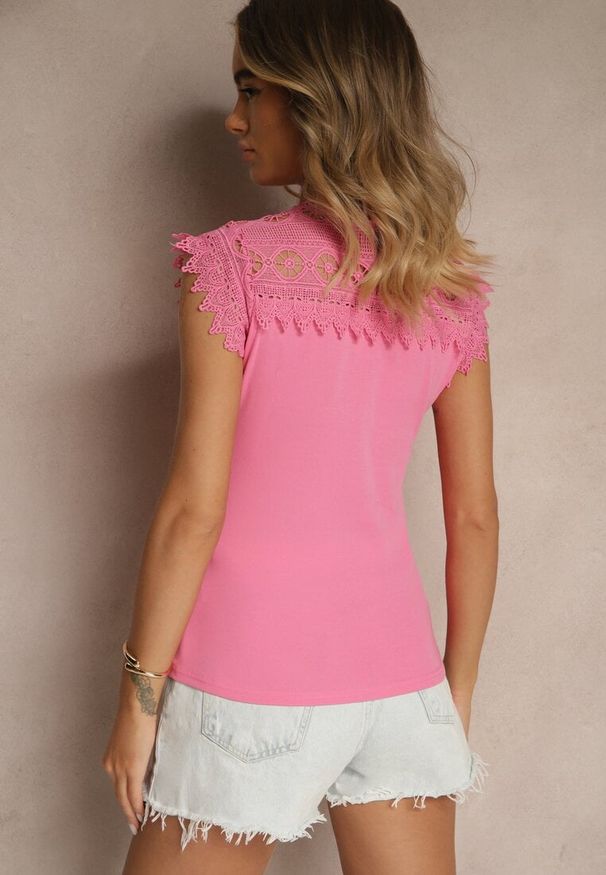 Renee - Różowy Bawełniany Top z Koronkowymi Wstawkami Lirumina. Okazja: na co dzień. Kolor: różowy. Materiał: bawełna, koronka. Styl: elegancki, casual