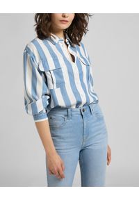 Lee - DAMSKA KOSZULA MATERIAŁOWA LEE BOX PLEAT SHIRT DAWN BLUE L49UZDQA. Materiał: materiał