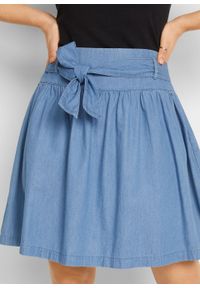 Spódnica dżinsowa z wiązanym paskiem bonprix jasnoniebieski. Kolor: niebieski #3