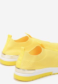 Born2be - Żółte Buty Sportowe Thaderus. Okazja: na co dzień. Wysokość cholewki: przed kostkę. Zapięcie: bez zapięcia. Kolor: żółty. Materiał: materiał. Szerokość cholewki: normalna #6