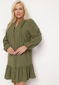 Born2be - Jasnozielona Koszulowa Sukienka Mini z Falbanką Brindel. Kolor: zielony. Typ sukienki: koszulowe. Długość: mini #2